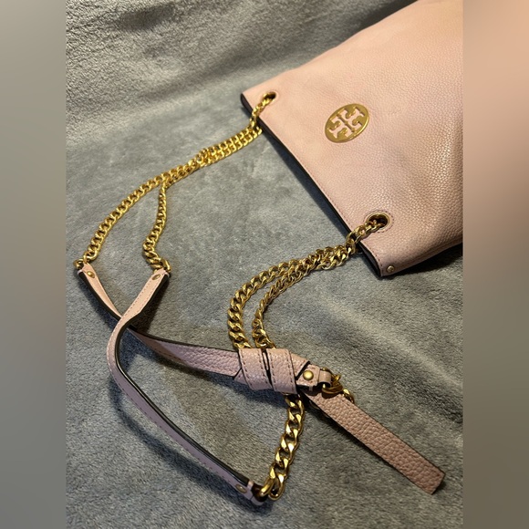 Tory Burch Everly Swingback Pebbled Leather Blush Colored Bag - Picture 6 of 13